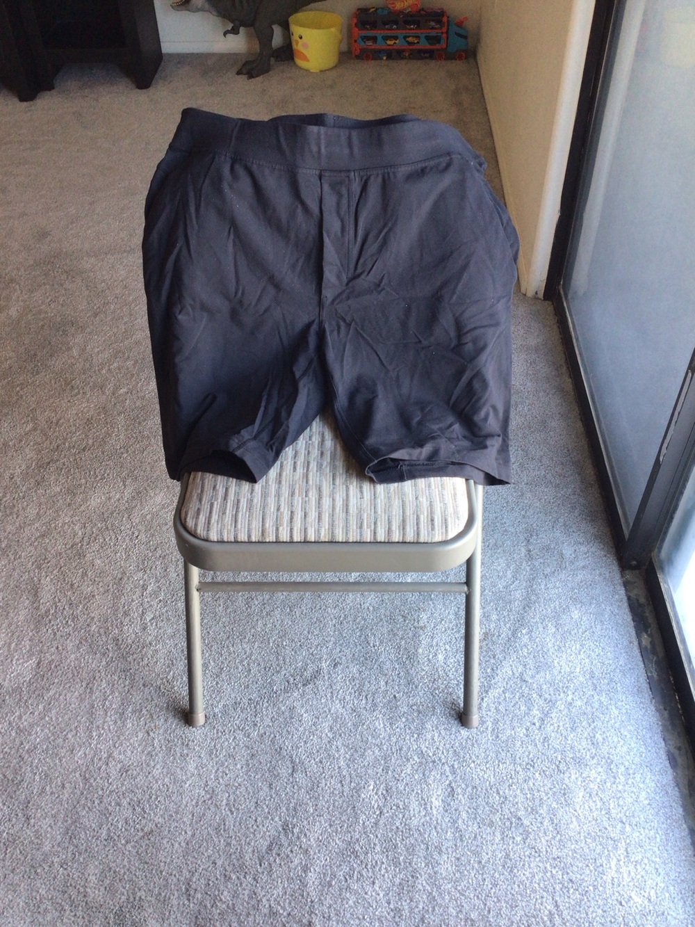Lululemon XXL men’s used black shorts